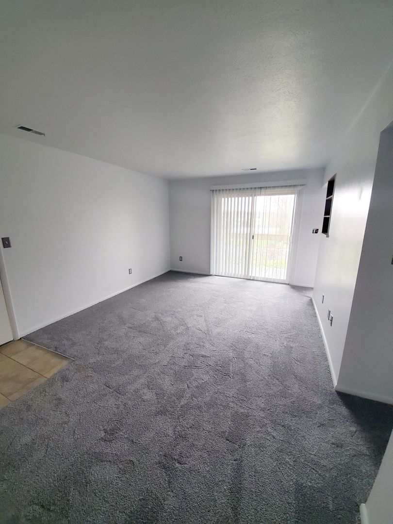 Muncie Apartment: 3601 N. Chadam Lane