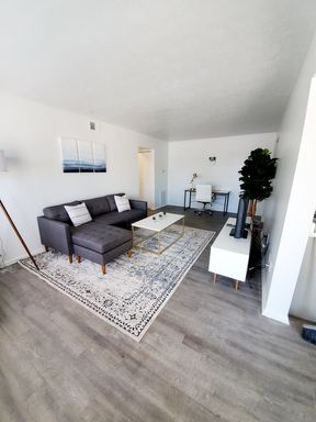 2 Bedroom 1 Bath Luxury Executive Suite – photo 1