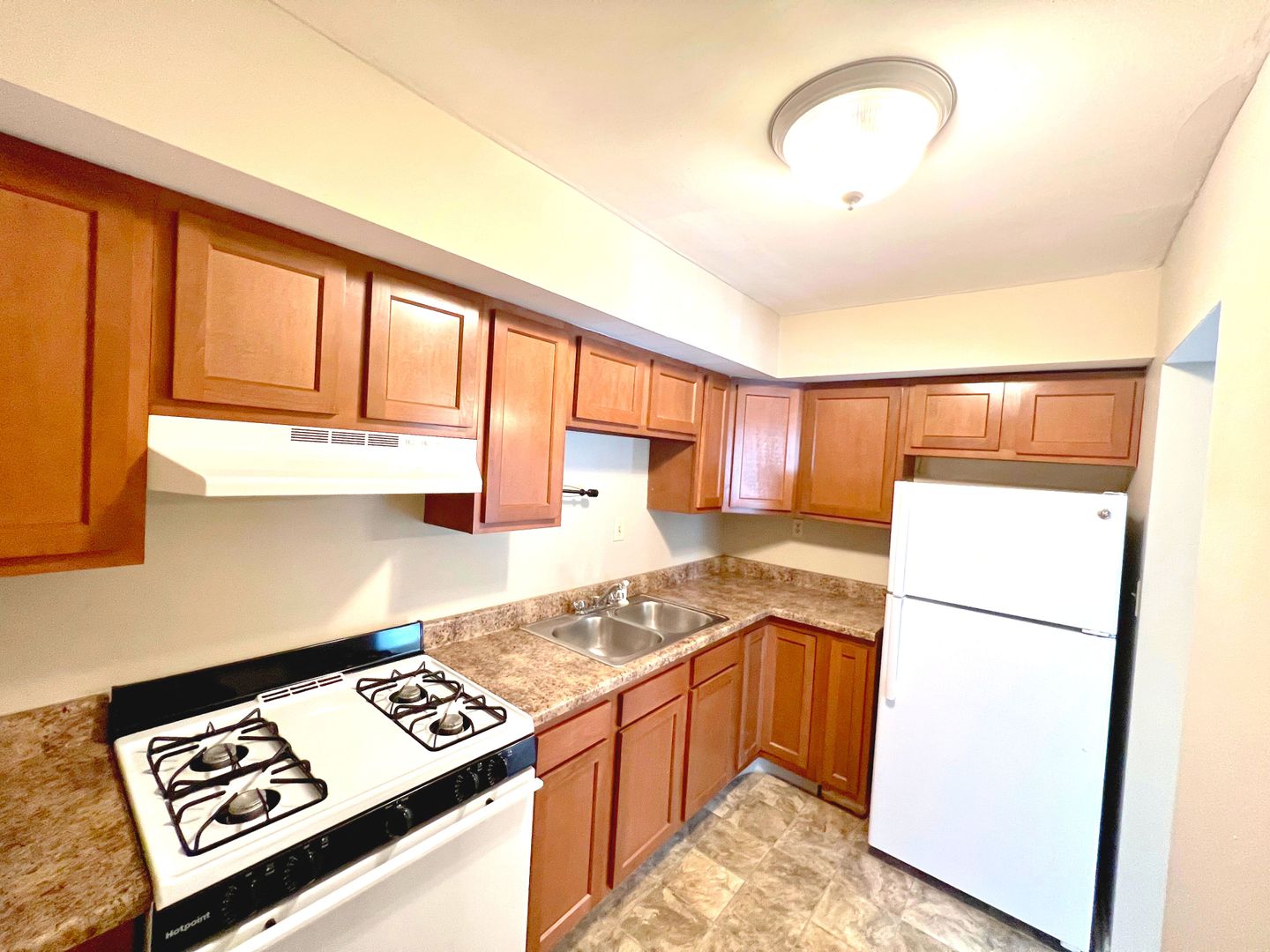 Anderson Apartment: 1312 W 8th St