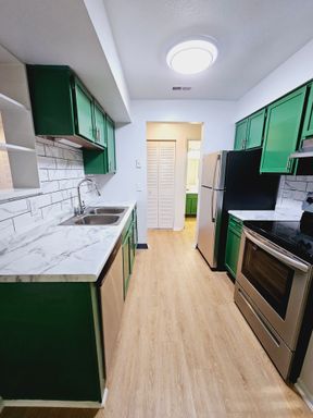 1 Bedroom 1 Bath Upgraded Apartment – photo 1