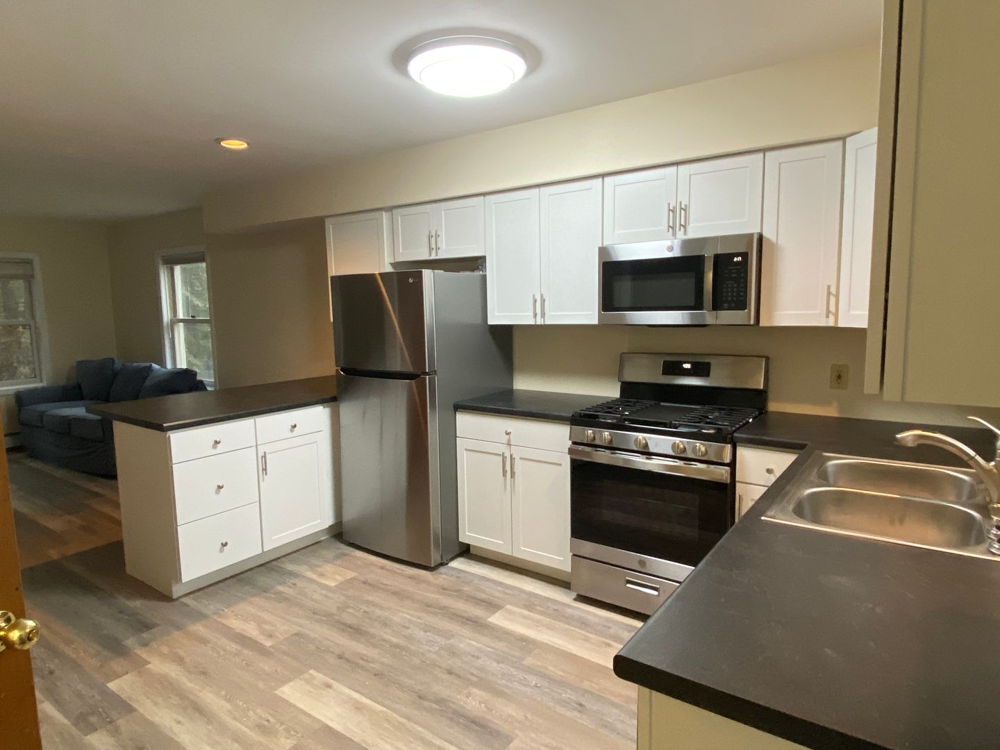 Burlington Apartment: 37 Hyde Street