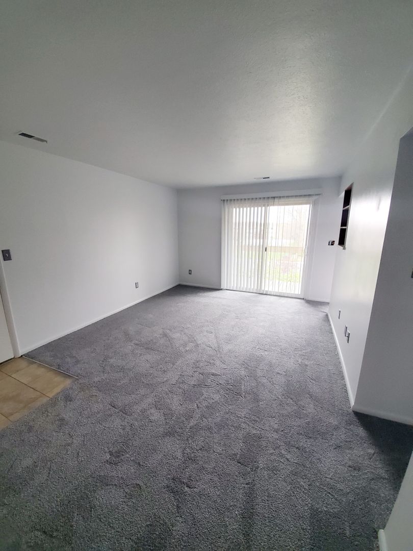 Muncie Apartment: 3601 N. Chadam Lane