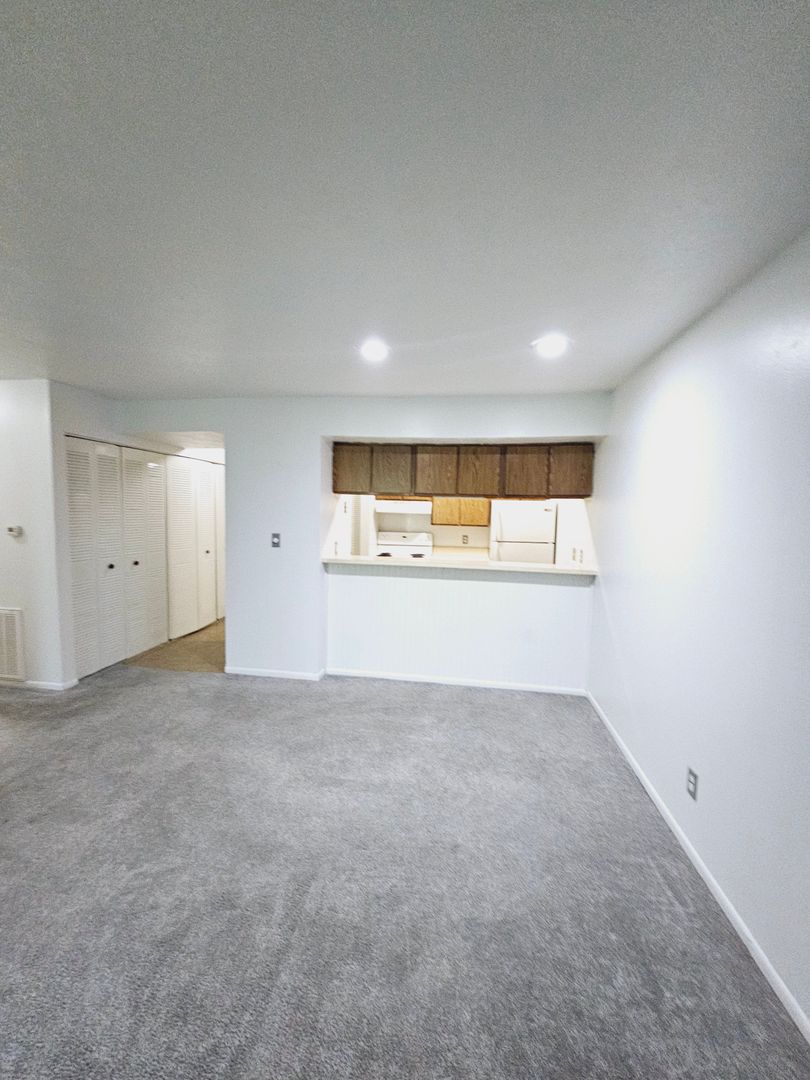 Muncie Apartment: 3601 N. Chadam Lane