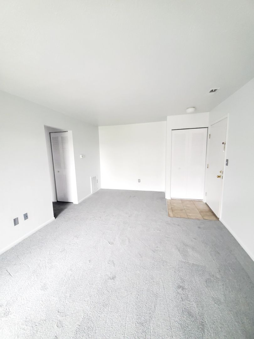 Muncie Apartment: 3601 N. Chadam Lane