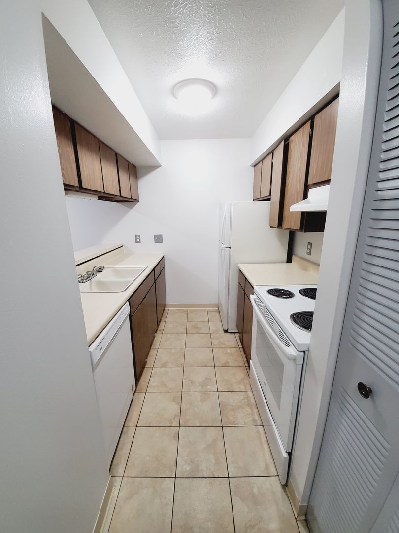 Muncie Apartment: 3601 N. Chadam Lane