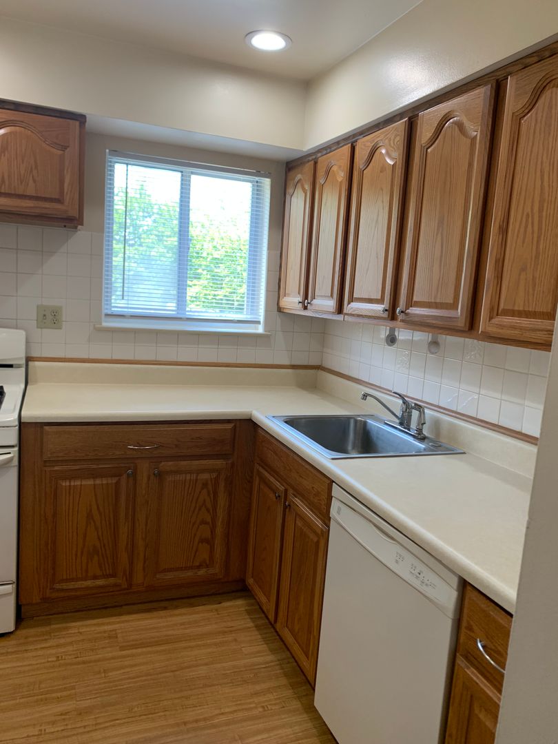 Bridgewater Apartment: 82-106 Finderne Avenue