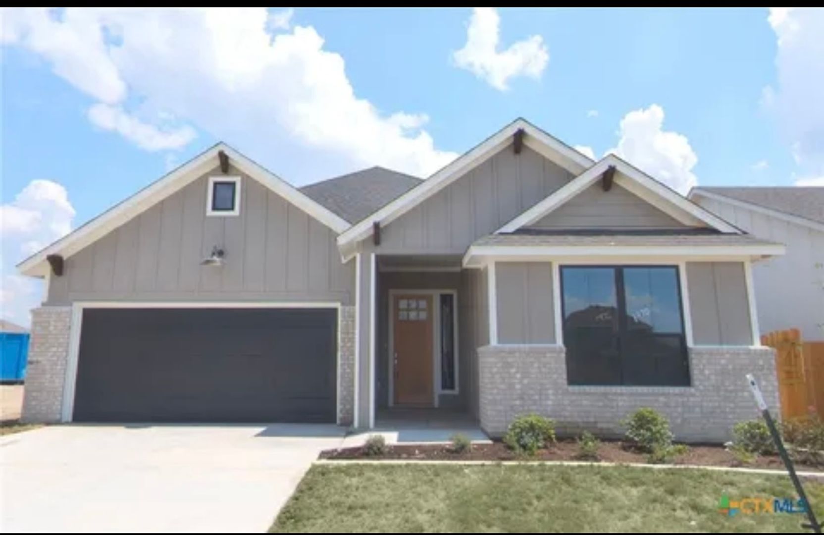 Nolanville House: 1970 Rosson St.