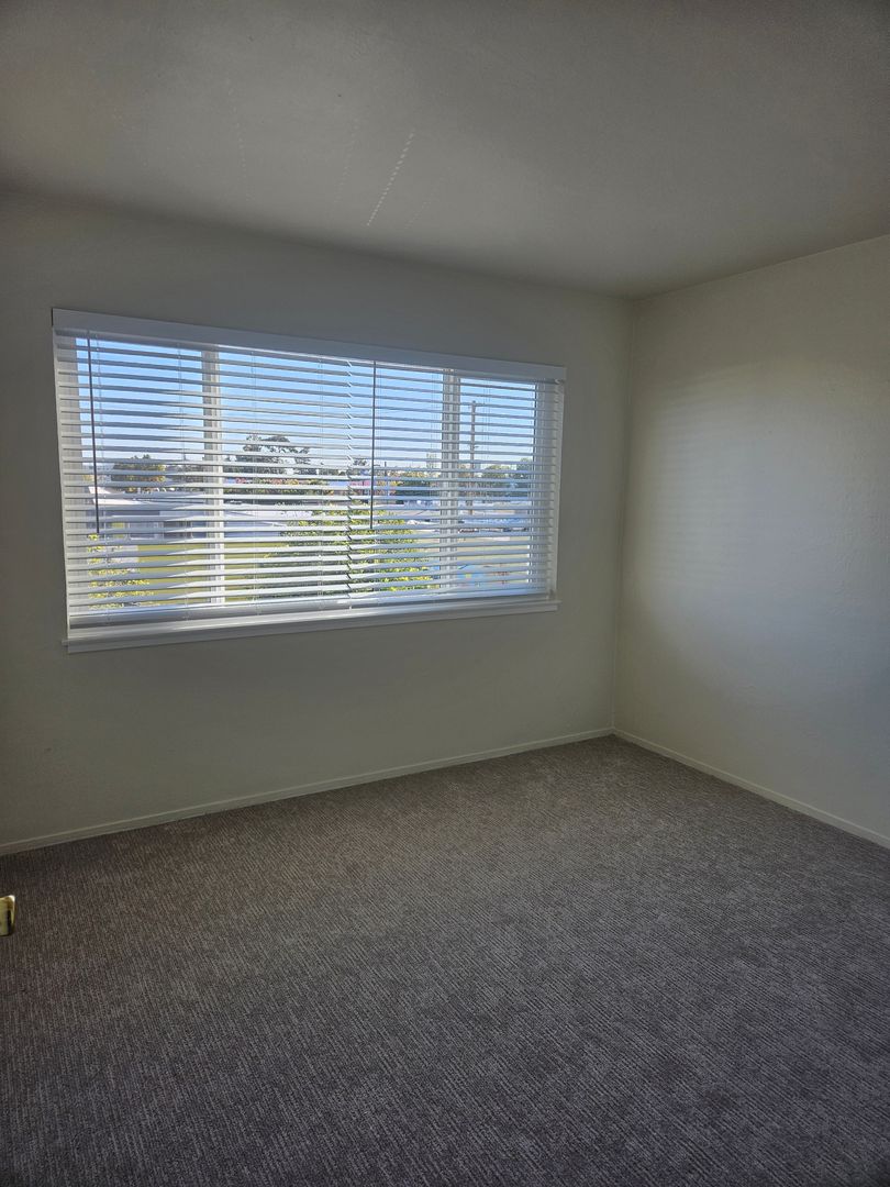 San Carlos Apartment: 1600-1612 Laurel Street