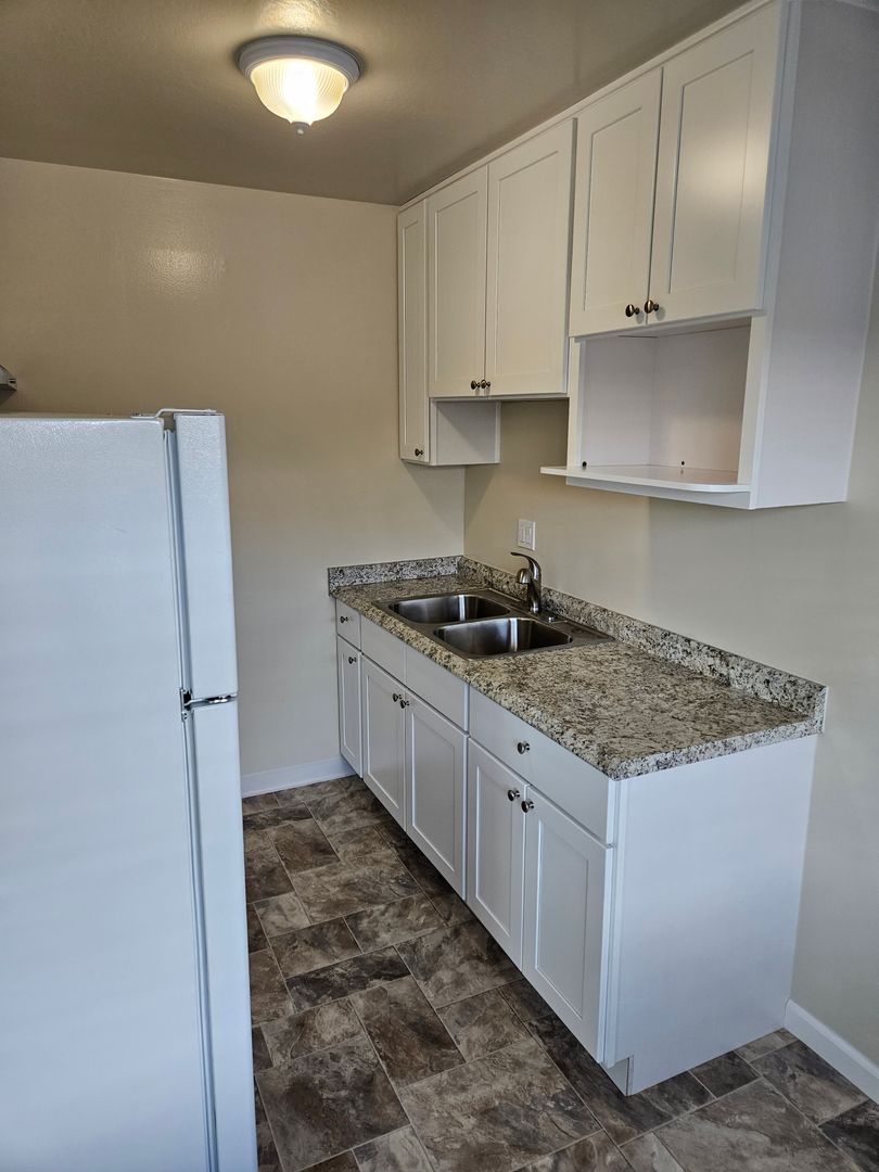 San Carlos Apartment: 1600-1612 Laurel Street
