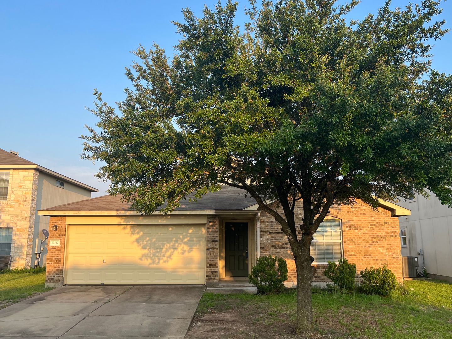 Manor House: 12717 Bella Pkwy