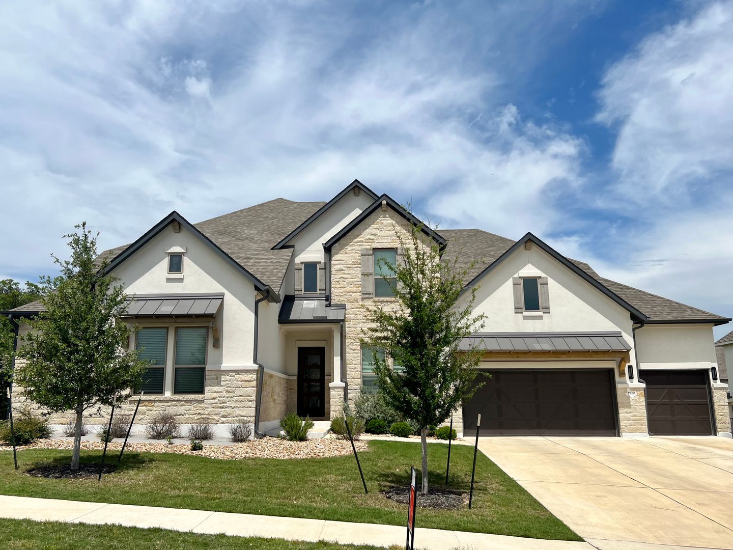 Leander House: 1920 Murano LN
