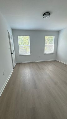 Listing photo thumbnail