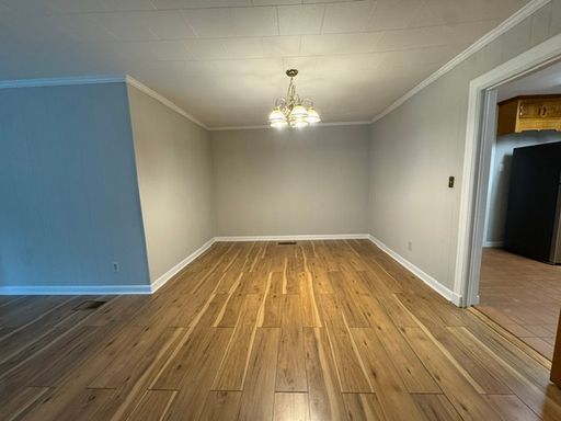 Listing photo thumbnail