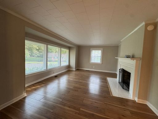 Listing photo thumbnail