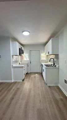 Listing photo thumbnail