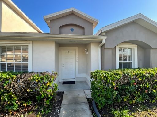 Fantastic 3 Bedroom 2 Bathroom Townhome for Rent ***Available 10/05/26*** – photo 1