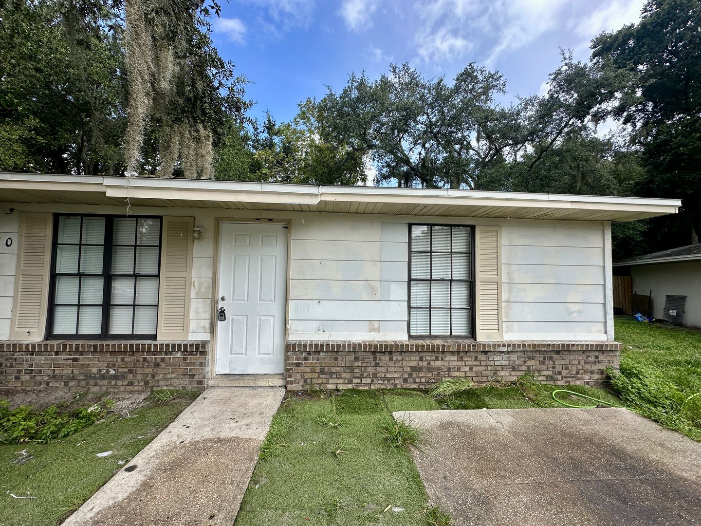 Sanford Apartment: 1710 Ridgewood Lane