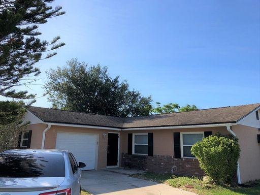 Fantastic 3 Bedroom 2 Bathroom Home Located in Altamonte Springs ***Available 10/05/26*** – photo 1