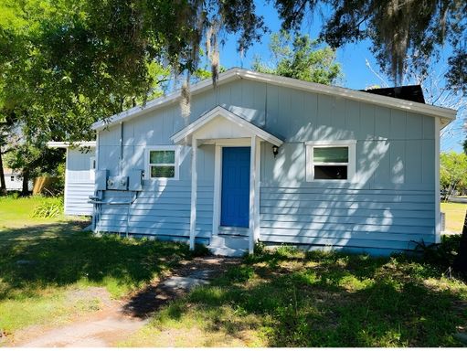 Spacious Duplex 3 Bedroom/1 Bathroom in Sanford ***Available 09/02/2026*** – photo 1