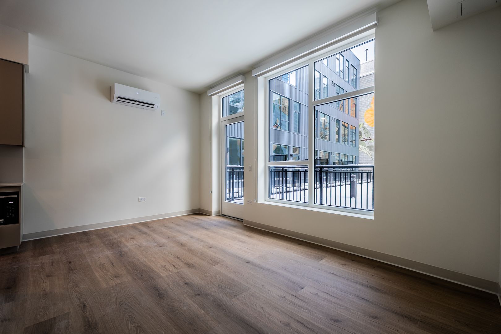 Chicago Apartment: 1529 N Fremont St