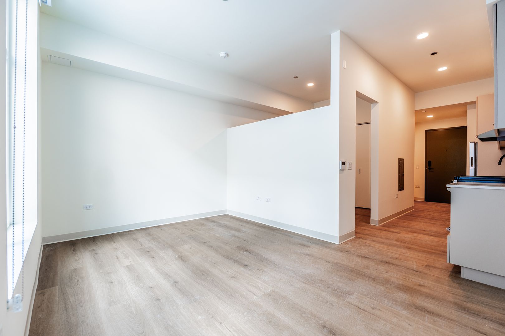 Chicago Apartment: 1529 N Fremont St