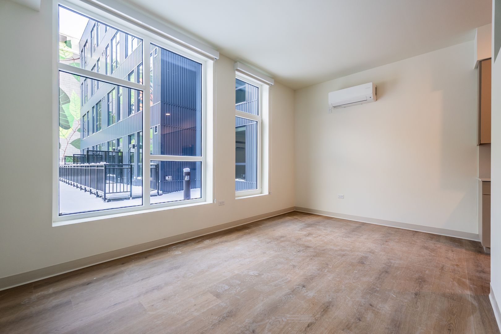 Chicago Apartment: 1529 N Fremont St