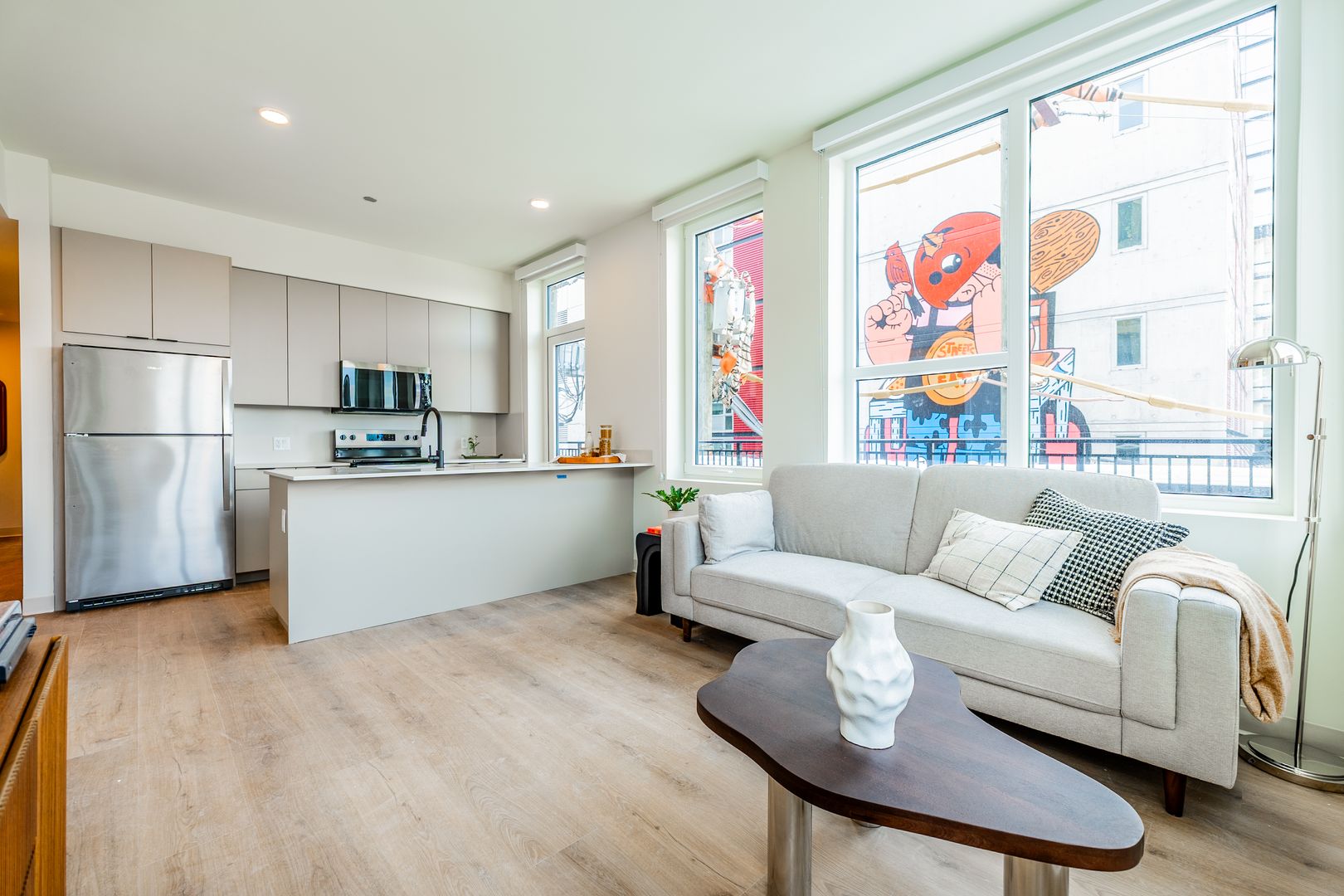 Chicago Apartment: 1529 N Fremont St