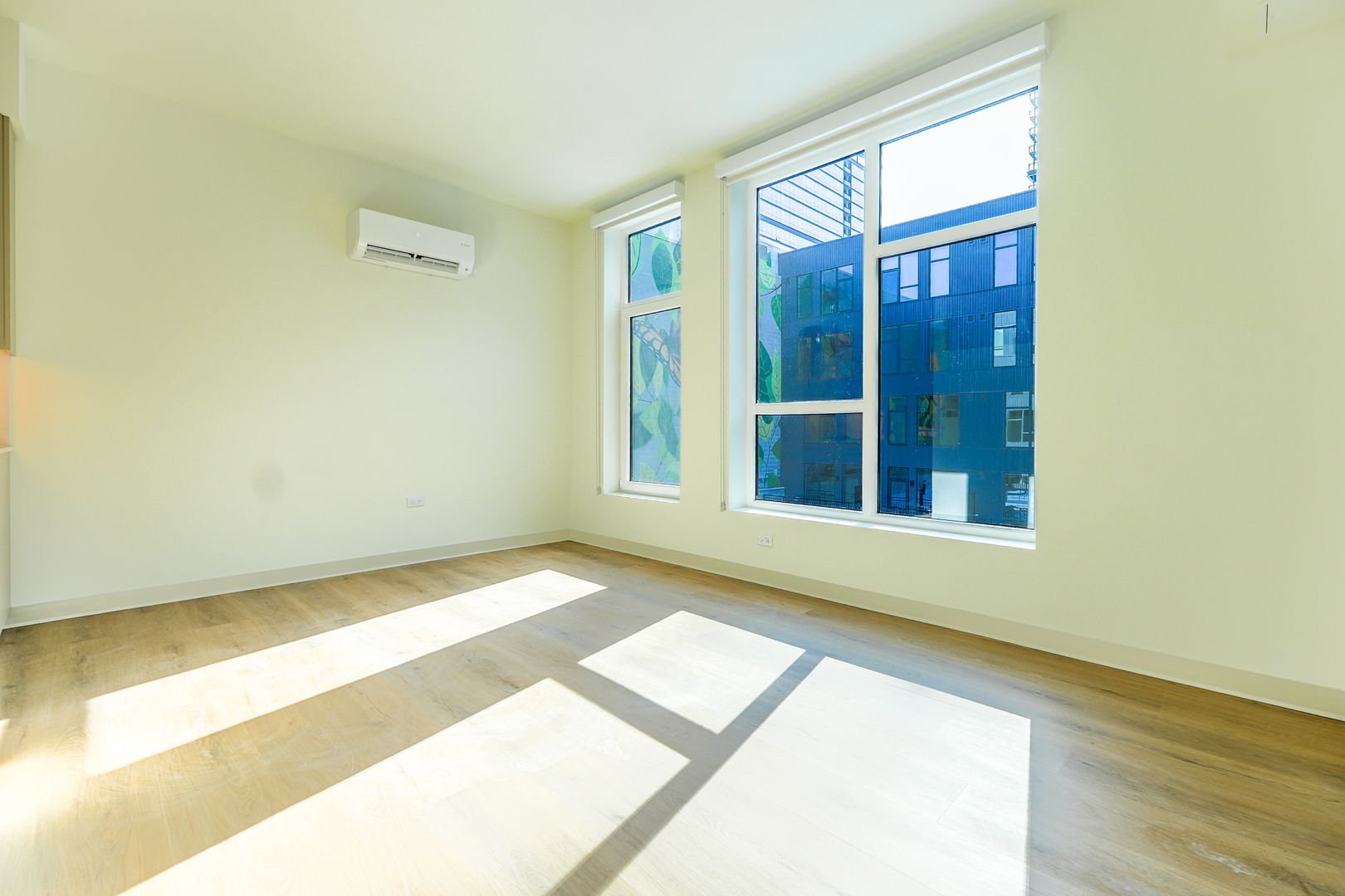 Chicago Apartment: 1529 N Fremont St