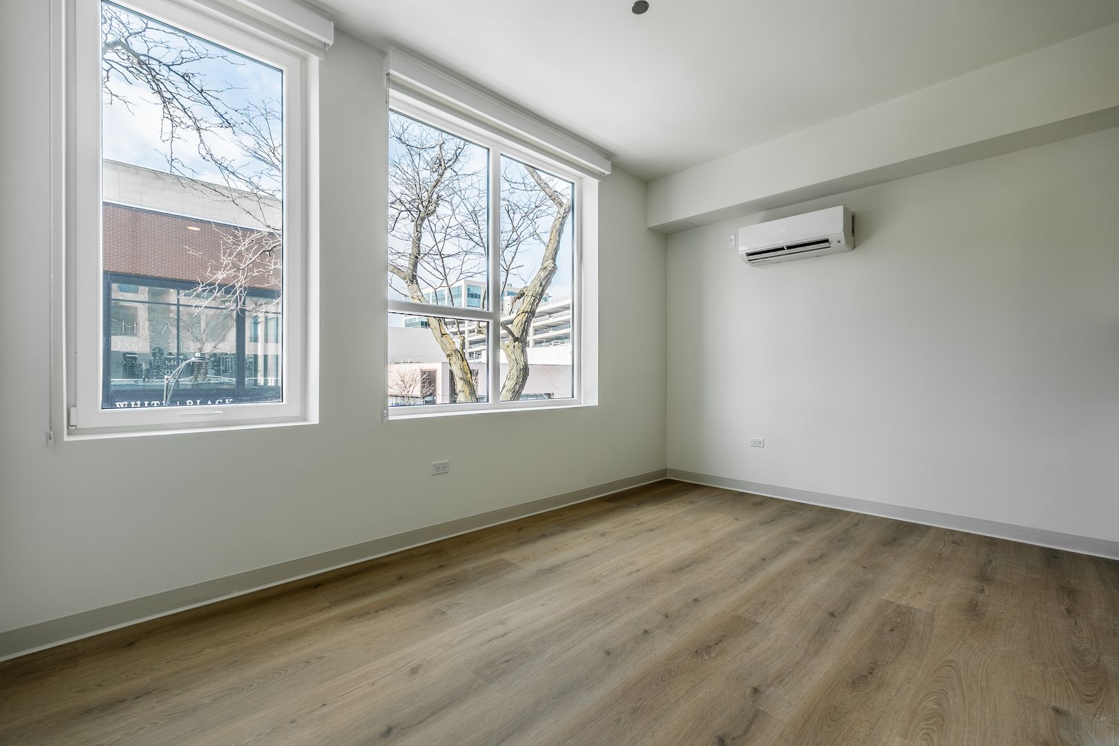 Chicago Apartment: 1529 N Fremont St