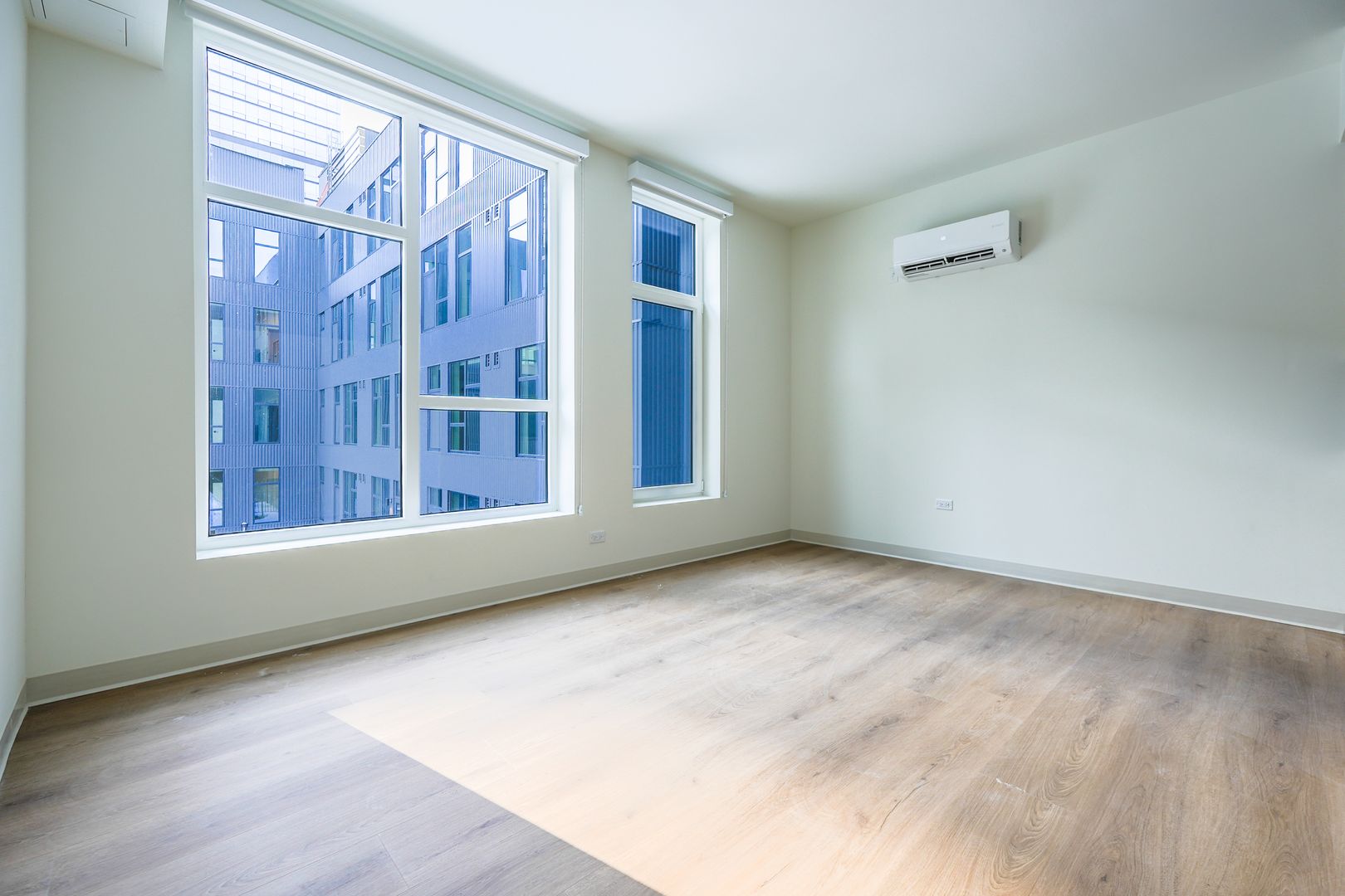 Chicago Apartment: 1529 N Fremont St