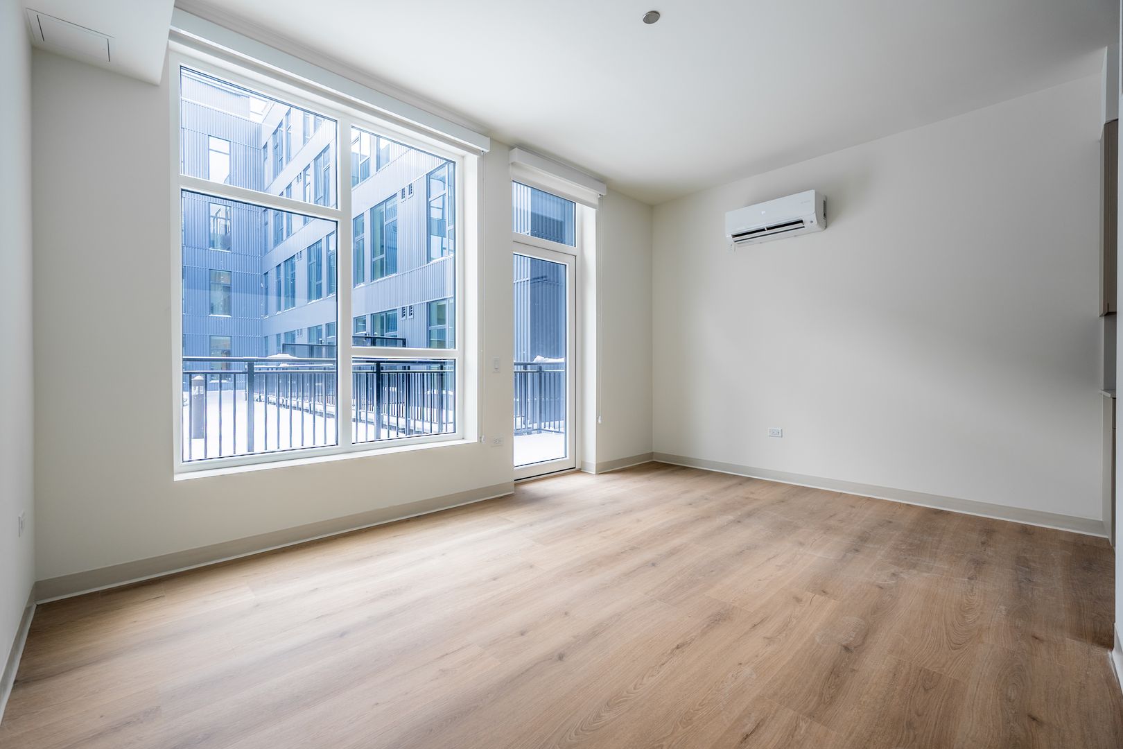 Chicago Apartment: 1529 N Fremont St