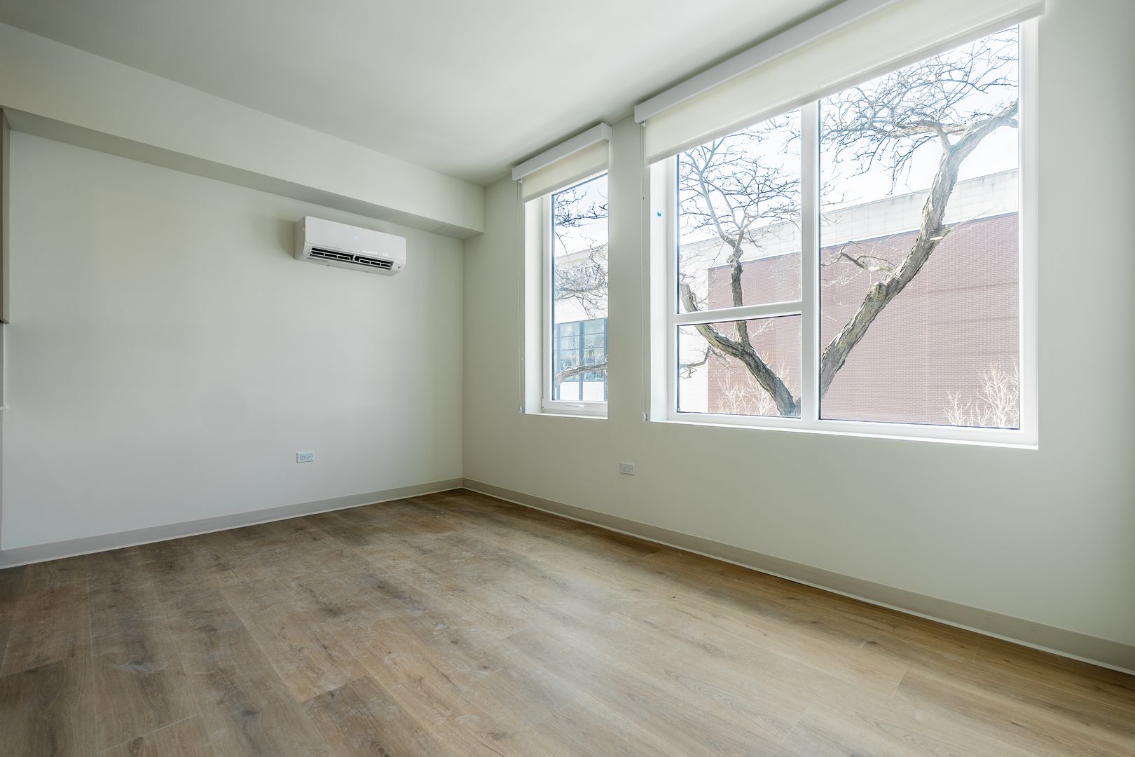 Chicago Apartment: 1529 N Fremont St