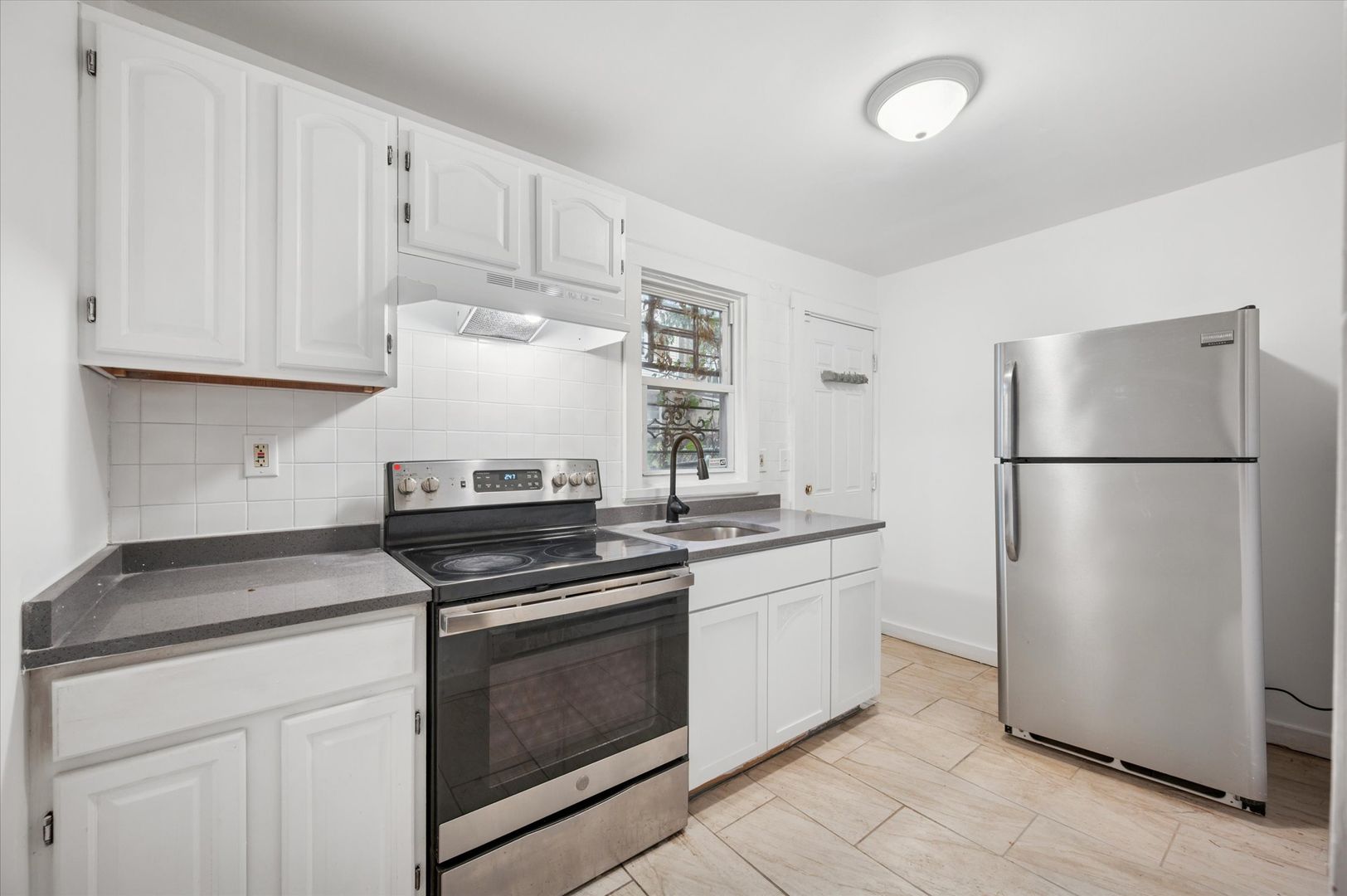 Philadelphia House: 532 N Hobart St