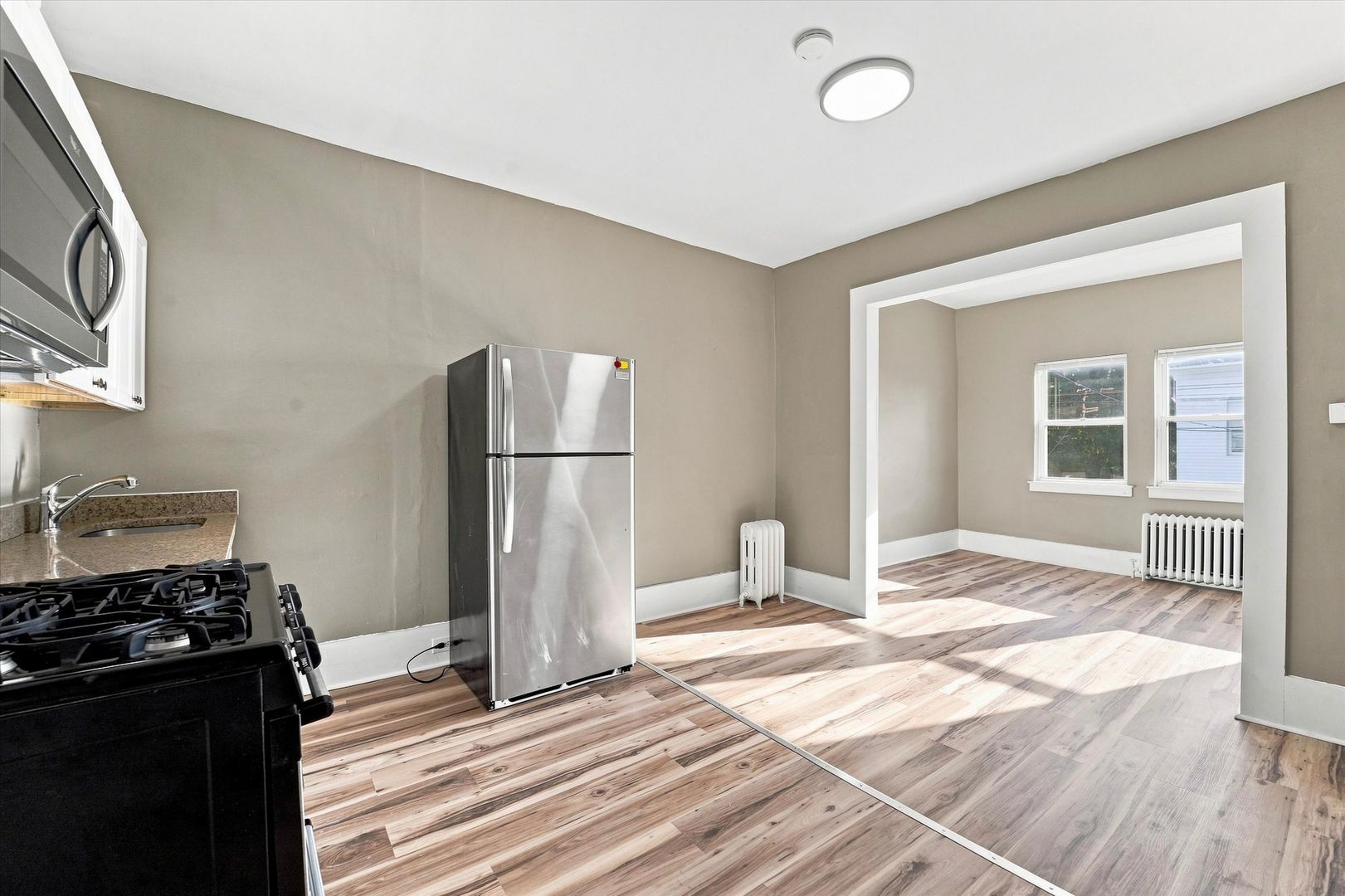 Philadelphia Apartment: 2112 Orthodox St