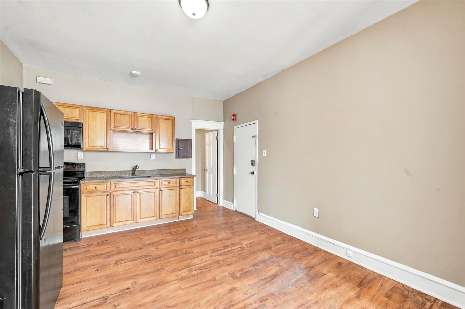 Philadelphia Apartment: 2106 Orthodox St