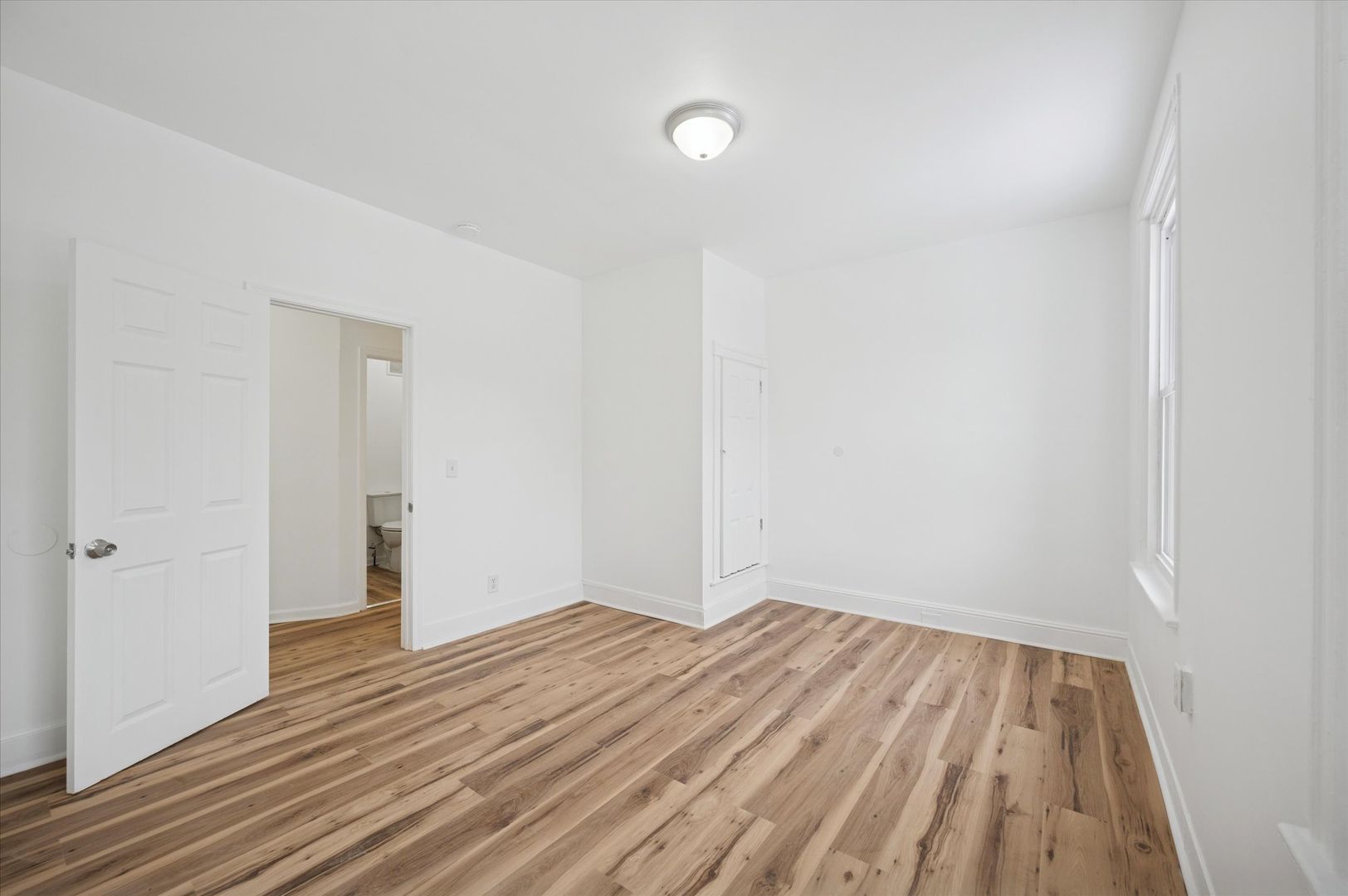 Philadelphia House: 172 E Mayland St