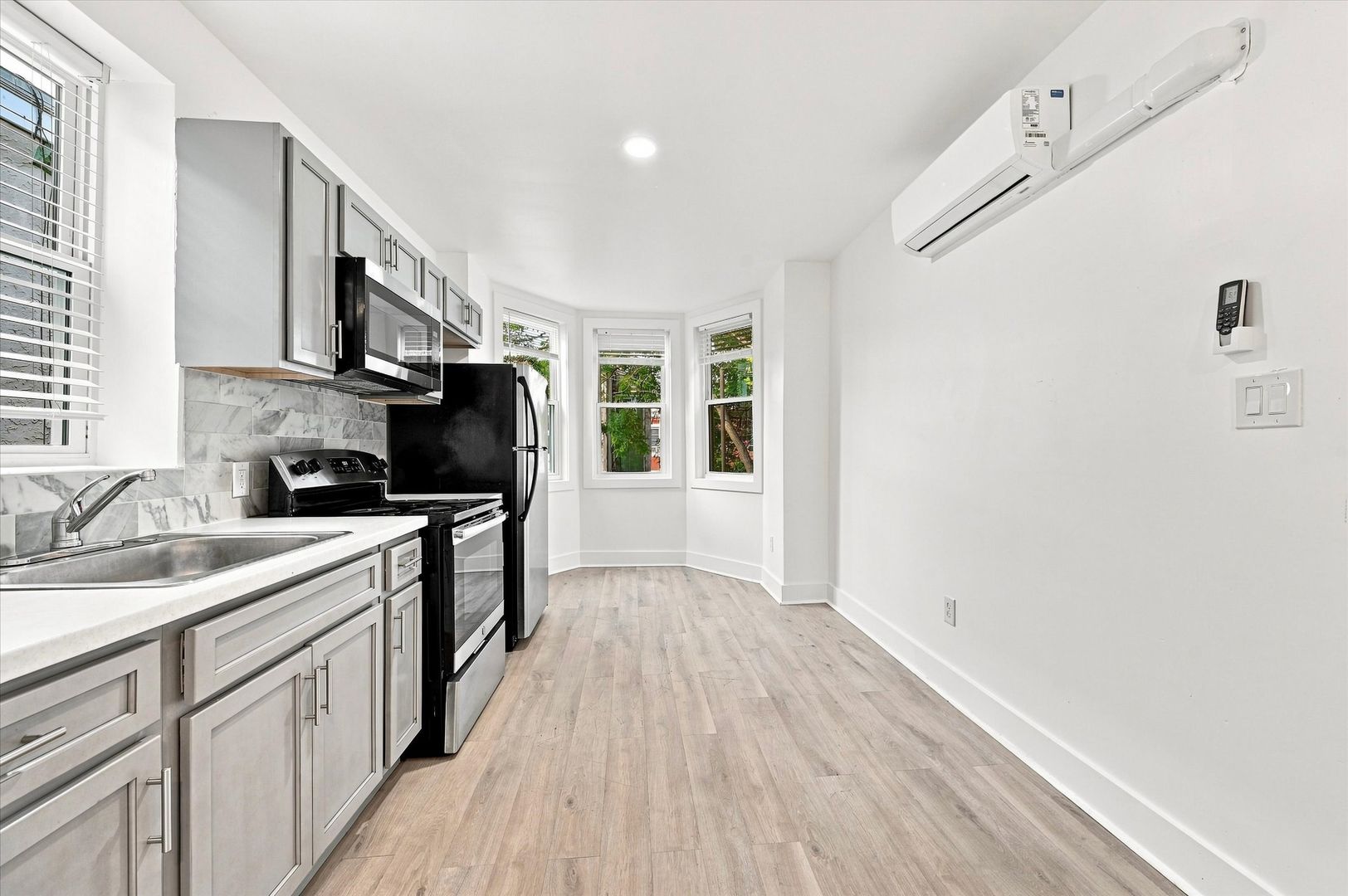 Philadelphia House: 621 E Clearfield St