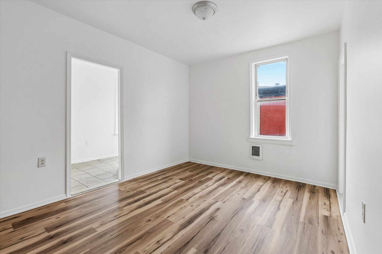 Philadelphia Apartment: 1527 W Lehigh Ave