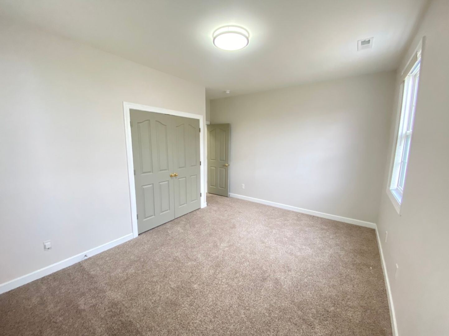 11127 Fountaingrove Dr, Charlotte, NC 28262