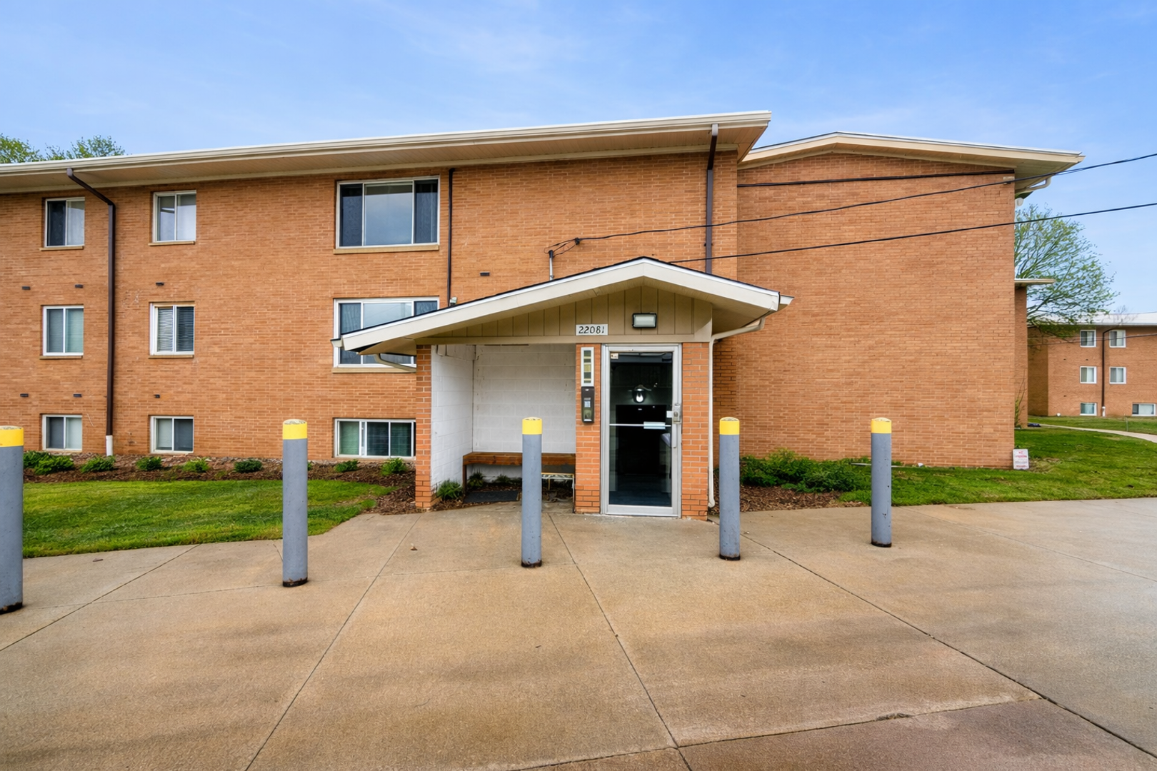 Rocky River House: 22081 River Oaks Dr