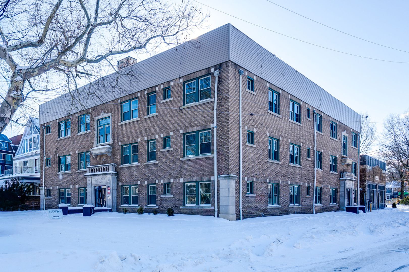 Cleveland Apartment: 3209 Archwood Ave/3773 West 33rd St