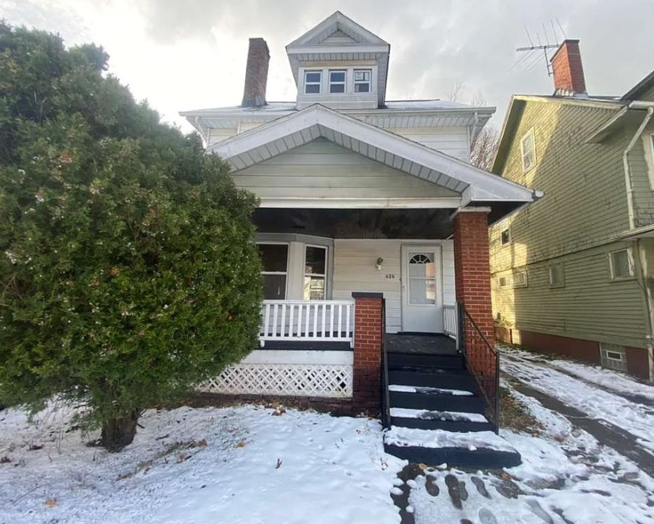 Cleveland House: 428 E 114th St