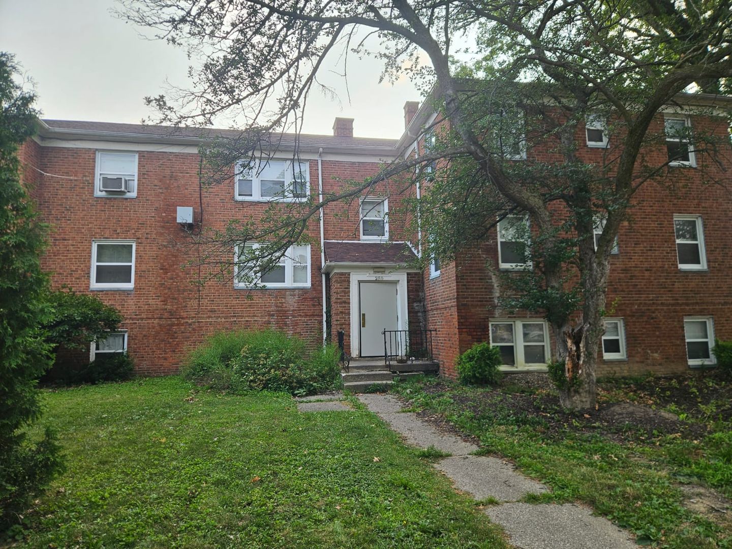 Euclid Apartment: 280 E 244th St