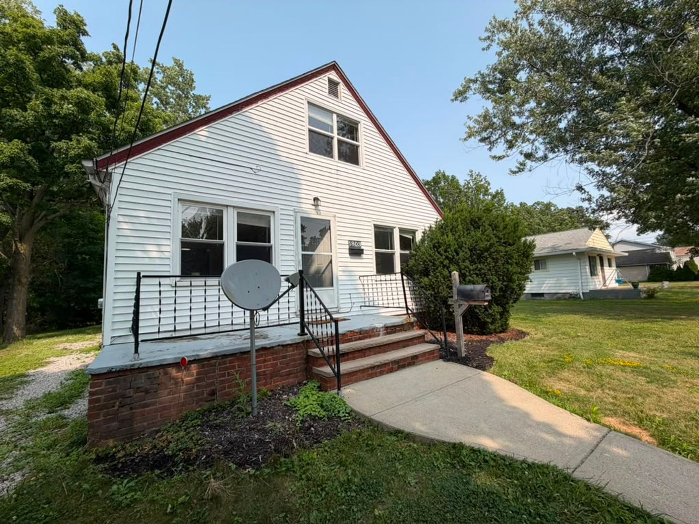 Wickliffe House: 1803 E 298th Street