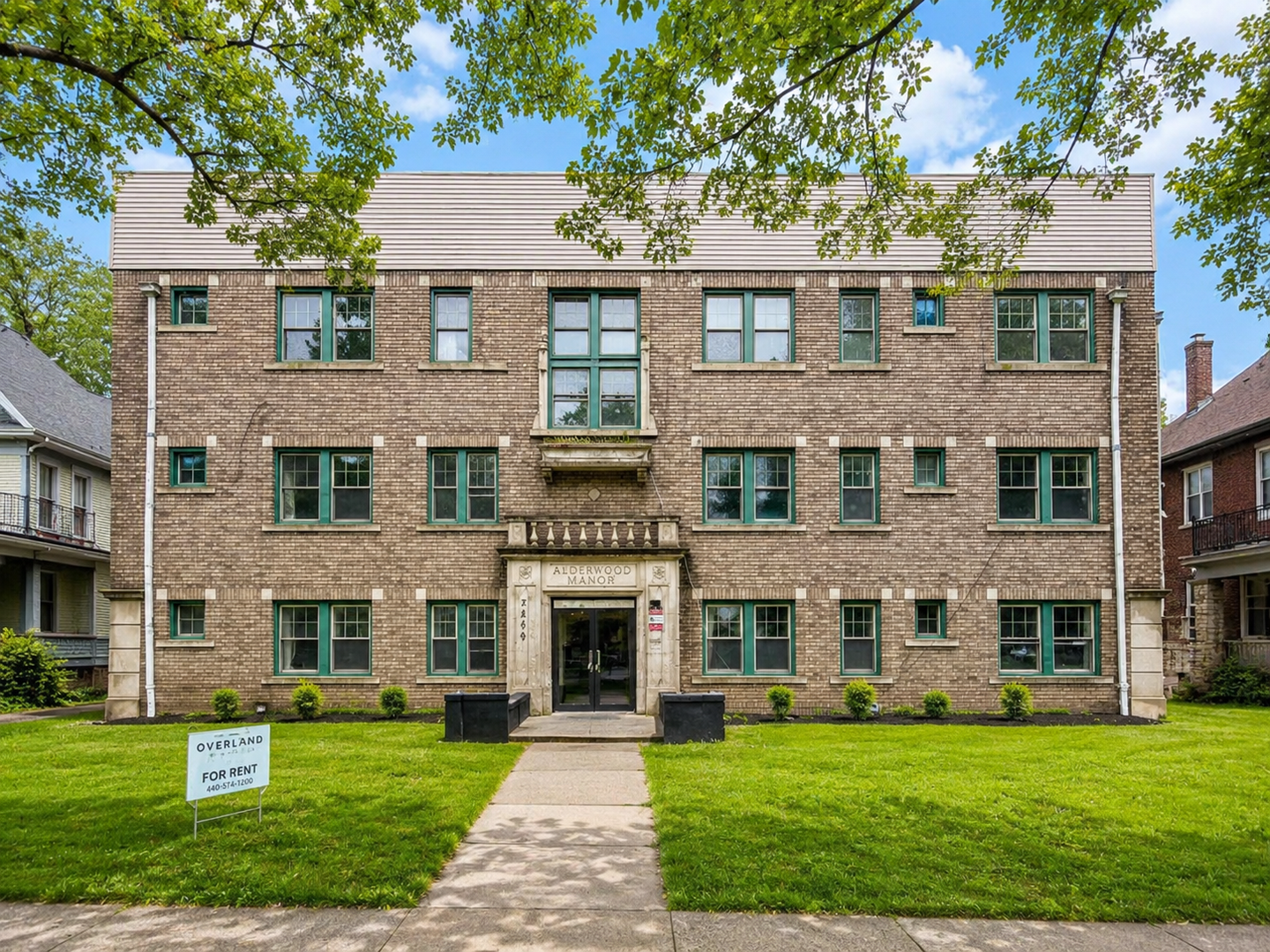 Cleveland Apartment: 3209 Archwood Avenue/3773 West 33rd Street