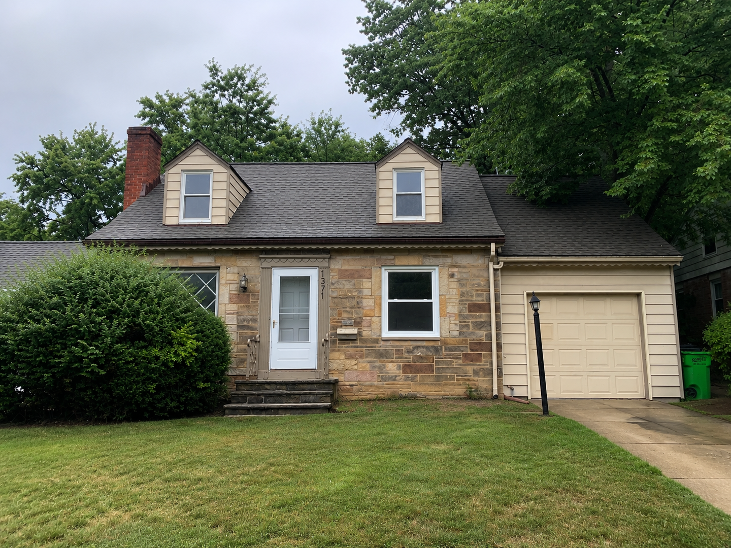South Euclid House: 1371 S Belvoir Blvd