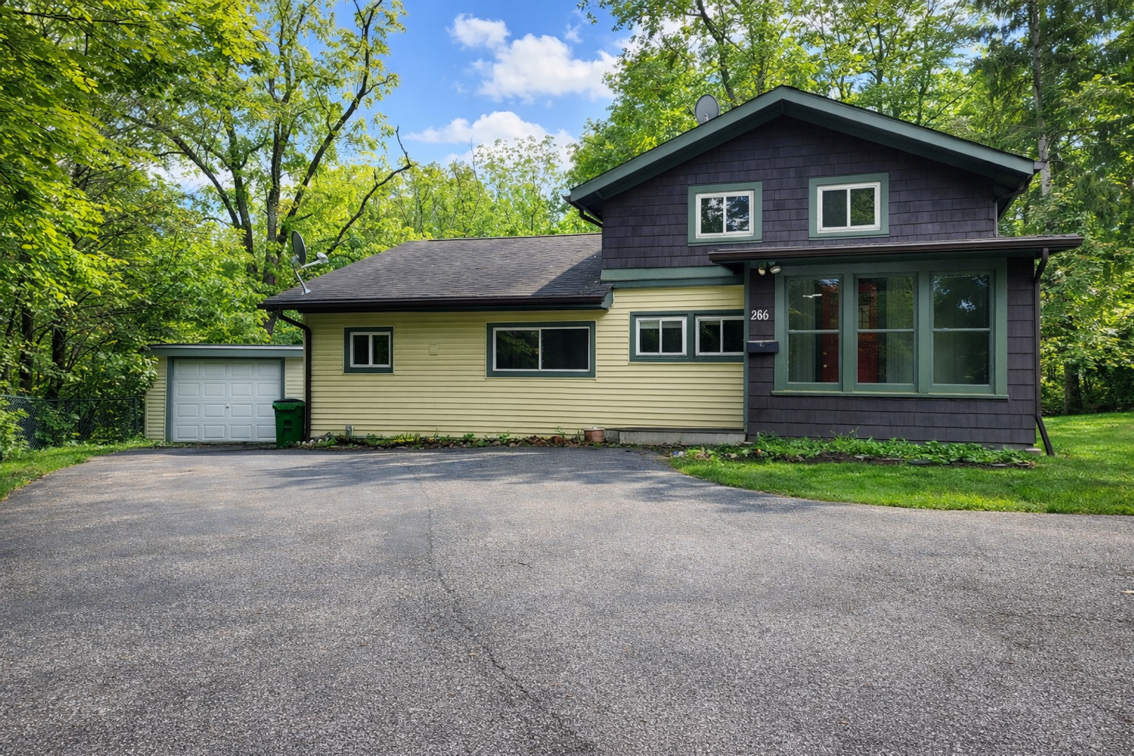 Bedford House: 286 West Grace St