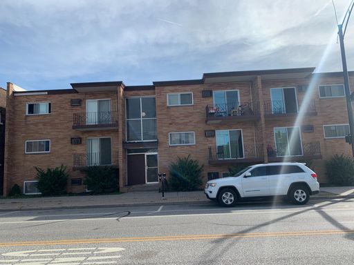 1 Bedroom 1 Bathroom Downtown Lakewood – photo 1