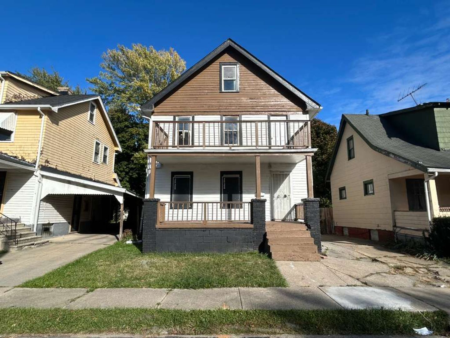 Cleveland Apartment: 1093 E 147th St