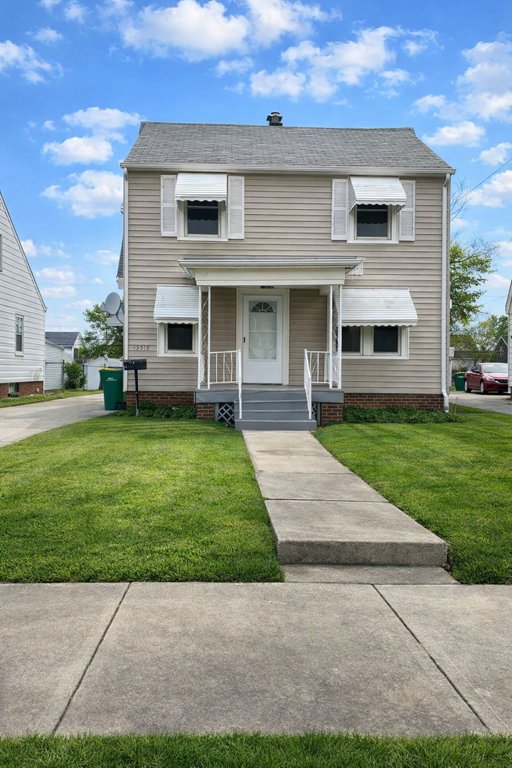 Maple Heights House: 15519 Fernway Dr